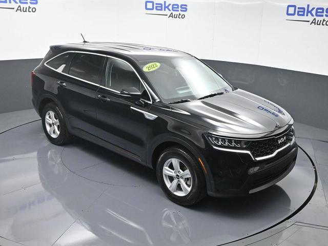 Photo of 2022 Ebony Black Kia Sorento