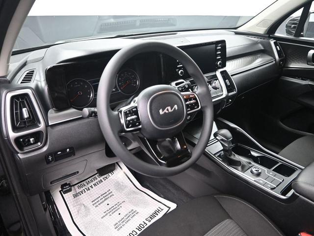 Photo of 2022 Ebony Black Kia Sorento