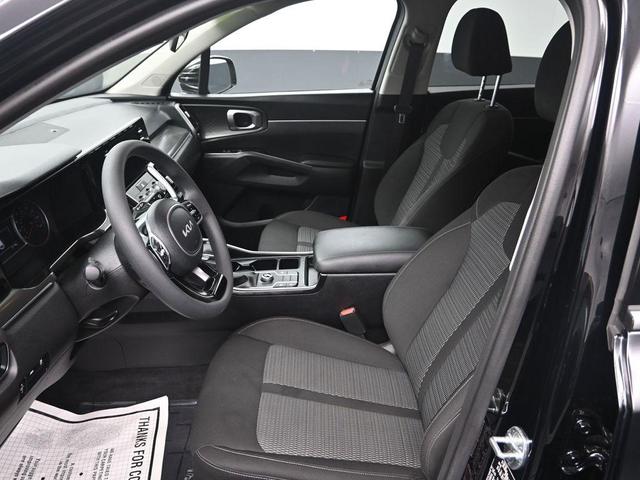 Photo of 2022 Ebony Black Kia Sorento
