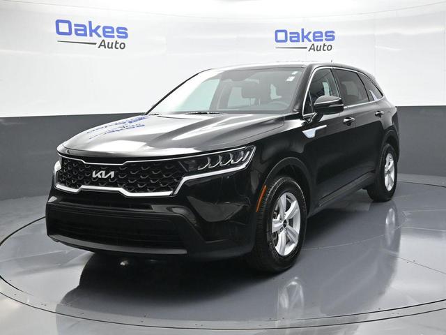 Photo of 2022 Ebony Black Kia Sorento