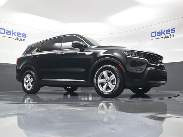 Photo of 2022 Ebony Black Kia Sorento