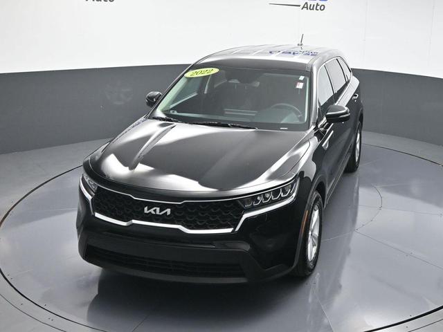 Photo of 2022 Ebony Black Kia Sorento