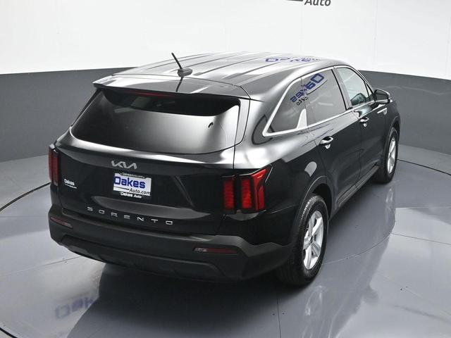 Photo of 2022 Ebony Black Kia Sorento