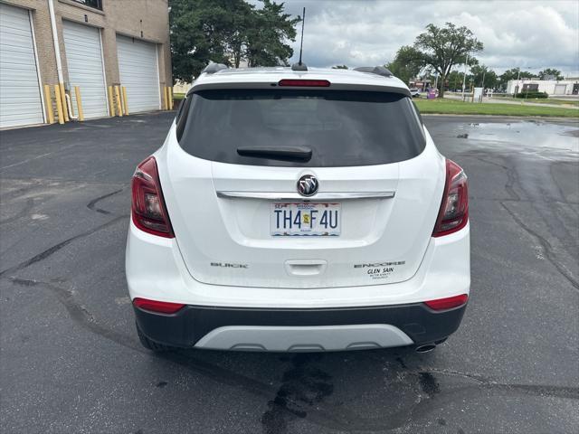 Photo of 2018 Summit White Buick Encore