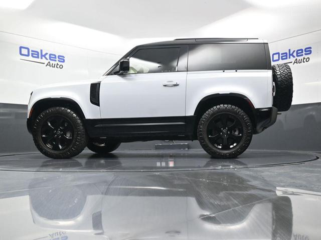 Photo of 2022 Fuji White Land Rover Defender