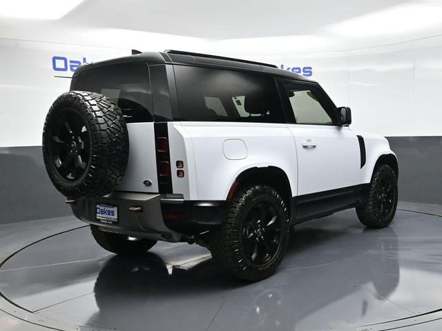 Photo of 2022 Fuji White Land Rover Defender