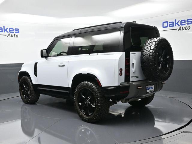 Photo of 2022 Fuji White Land Rover Defender