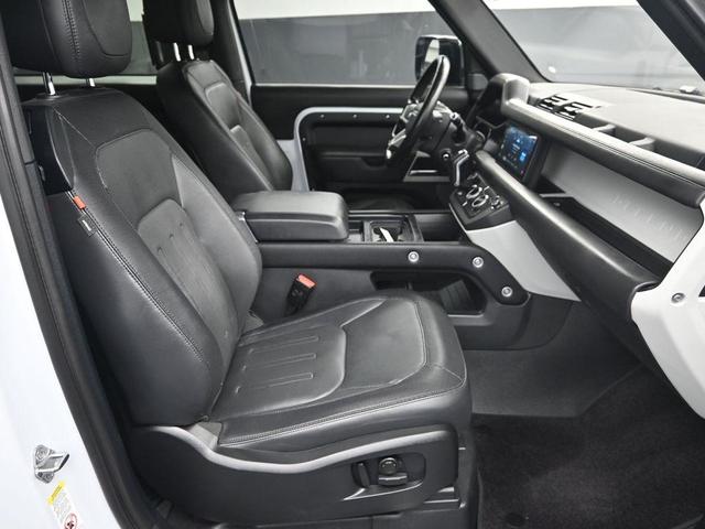 Photo of 2022 Fuji White Land Rover Defender