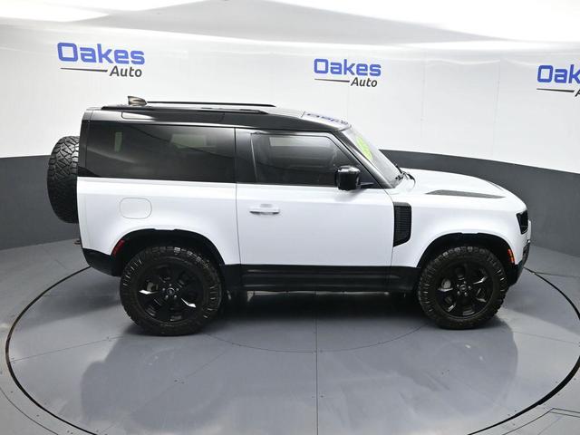 Photo of 2022 Fuji White Land Rover Defender