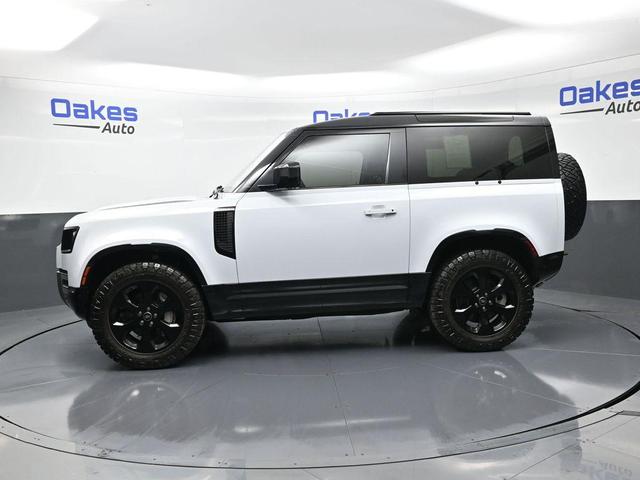 Photo of 2022 Fuji White Land Rover Defender
