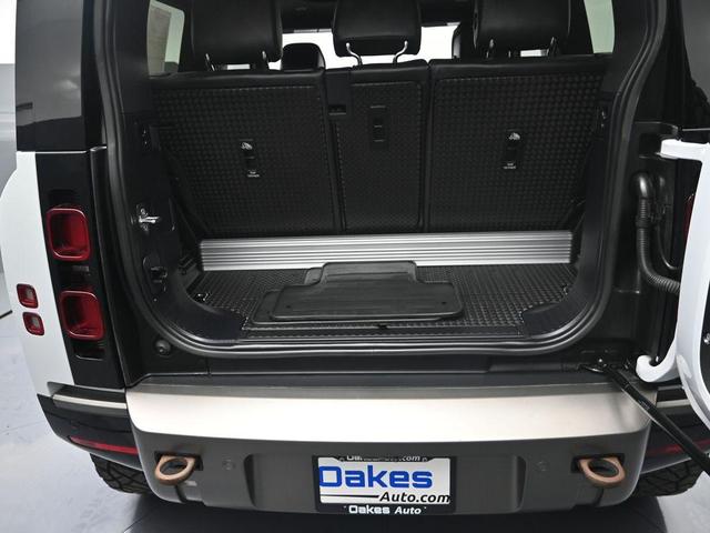 Photo of 2022 Fuji White Land Rover Defender