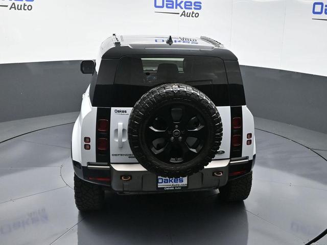 Photo of 2022 Fuji White Land Rover Defender