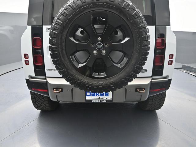Photo of 2022 Fuji White Land Rover Defender