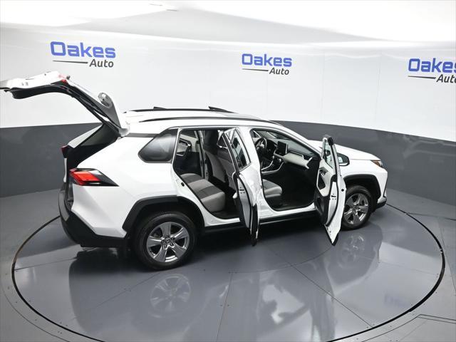 Photo of 2023 Ice Cap Toyota RAV4