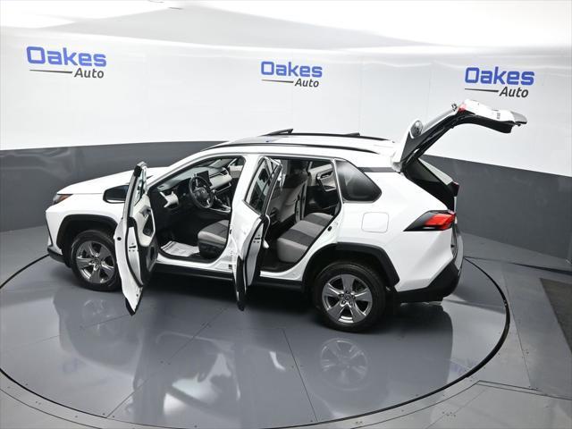 Photo of 2023 Ice Cap Toyota RAV4