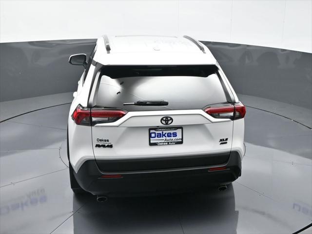Photo of 2023 Ice Cap Toyota RAV4