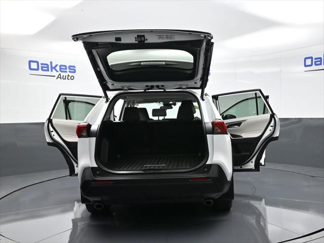Photo of 2023 Ice Cap Toyota RAV4