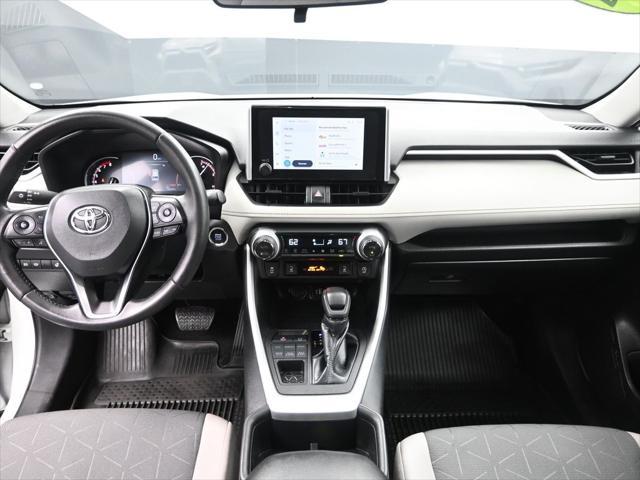 Photo of 2023 Ice Cap Toyota RAV4