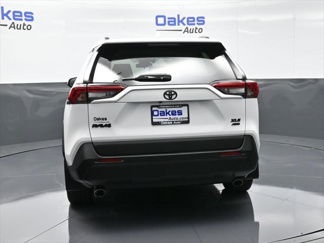 Photo of 2023 Ice Cap Toyota RAV4