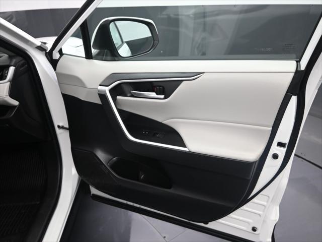 Photo of 2023 Ice Cap Toyota RAV4