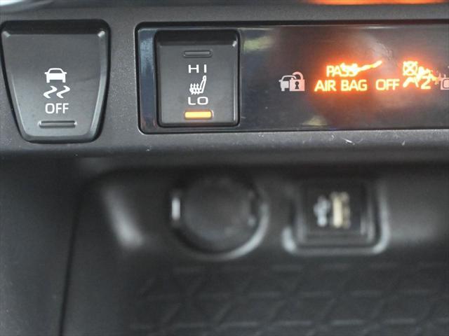 Photo of 2023 Ice Cap Toyota RAV4