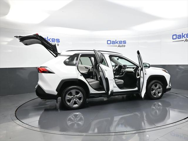 Photo of 2023 Ice Cap Toyota RAV4