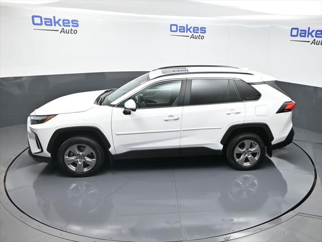 Photo of 2023 Ice Cap Toyota RAV4