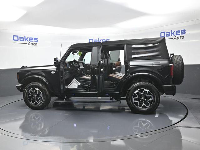 Photo of 2021 SHADOW BLACK Ford Bronco
