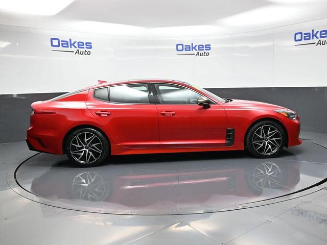 Photo of 2022 HiChroma Red Kia Stinger