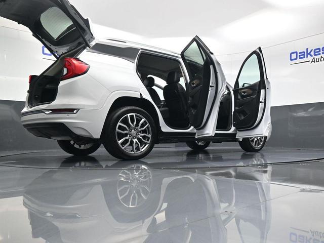 Photo of 2023 Summit White GMC Terrain