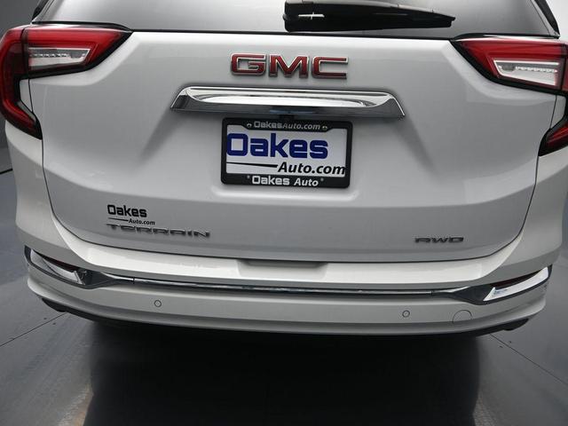Photo of 2023 Summit White GMC Terrain