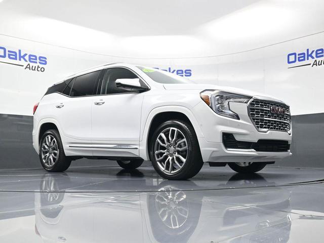 Photo of 2023 Summit White GMC Terrain