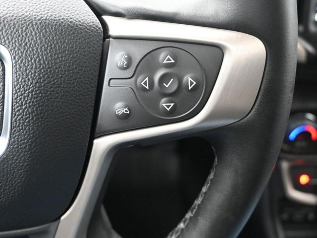 Photo of 2023 Summit White GMC Terrain