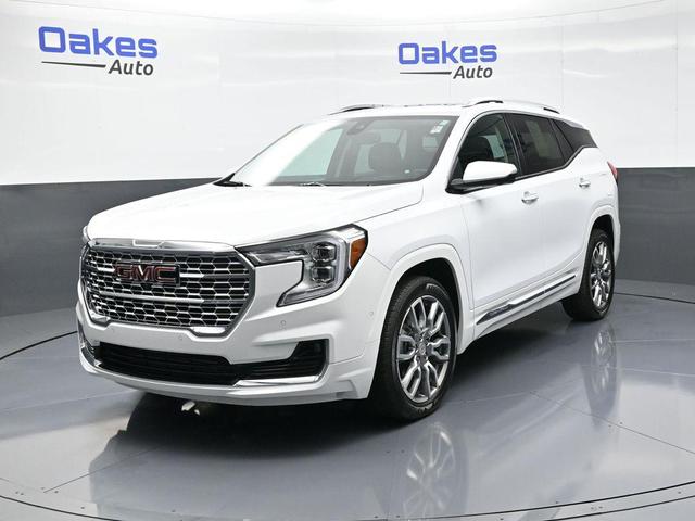 Photo of 2023 Summit White GMC Terrain