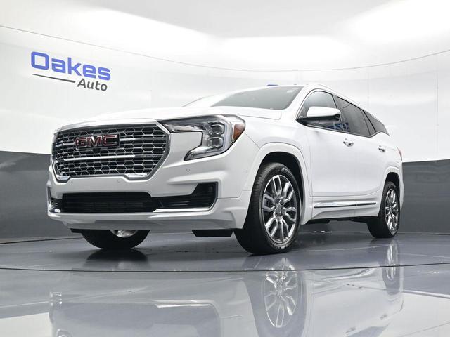 Photo of 2023 Summit White GMC Terrain