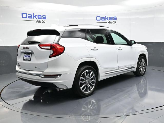 Photo of 2023 Summit White GMC Terrain