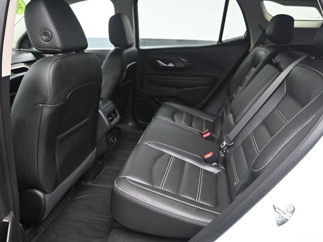 Photo of 2023 Summit White GMC Terrain