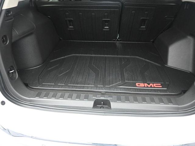 Photo of 2023 Summit White GMC Terrain