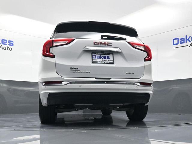 Photo of 2023 Summit White GMC Terrain