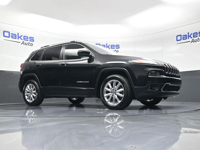 Photo of 2015 Brilliant Black Crystal Pearlcoat Jeep Cherokee