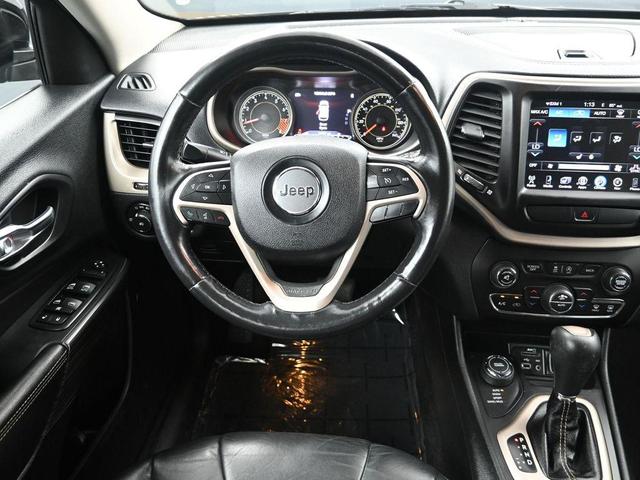 Photo of 2015 Brilliant Black Crystal Pearlcoat Jeep Cherokee