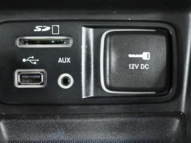 Photo of 2015 Brilliant Black Crystal Pearlcoat Jeep Cherokee