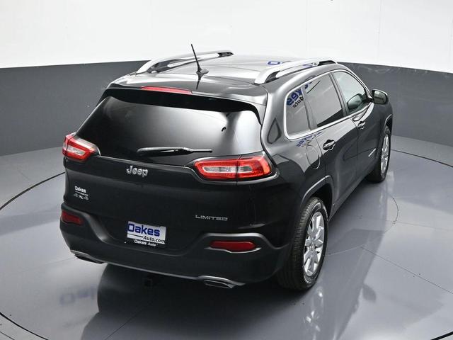 Photo of 2015 Brilliant Black Crystal Pearlcoat Jeep Cherokee