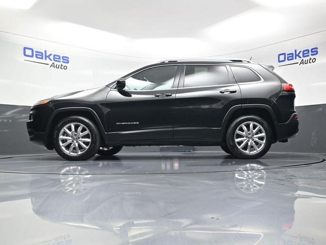 Photo of 2015 Brilliant Black Crystal Pearlcoat Jeep Cherokee