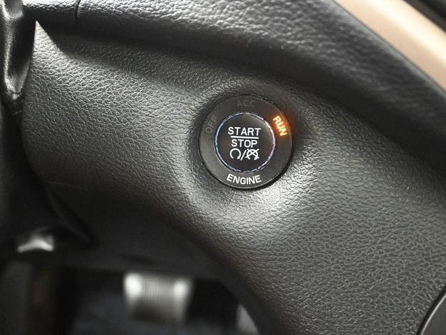 Photo of 2015 Brilliant Black Crystal Pearlcoat Jeep Cherokee