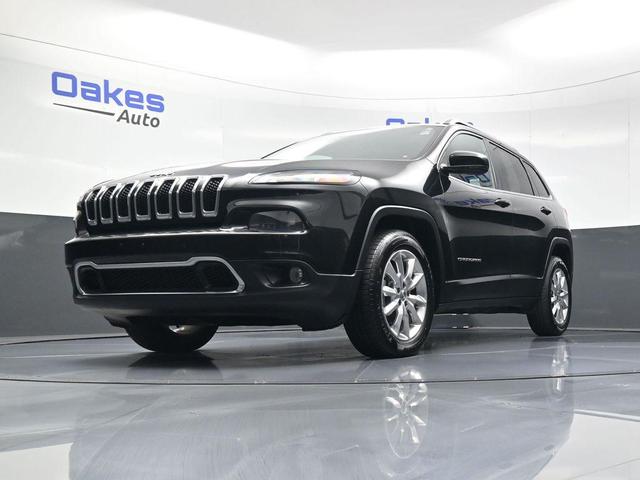 Photo of 2015 Brilliant Black Crystal Pearlcoat Jeep Cherokee