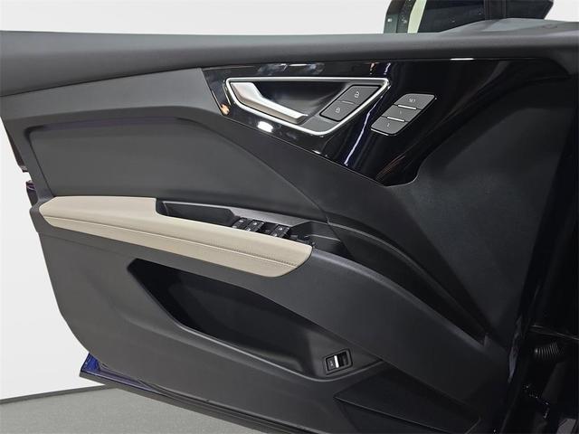 Photo of 2025 Navarra Blue Metallic Audi Q4 e-tron
