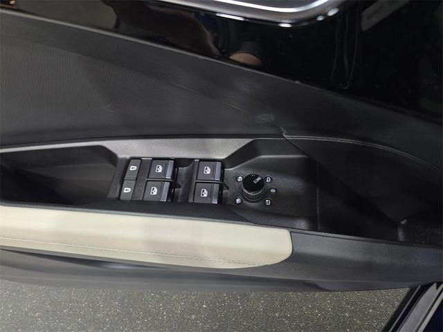 Photo of 2025 Navarra Blue Metallic Audi Q4 e-tron