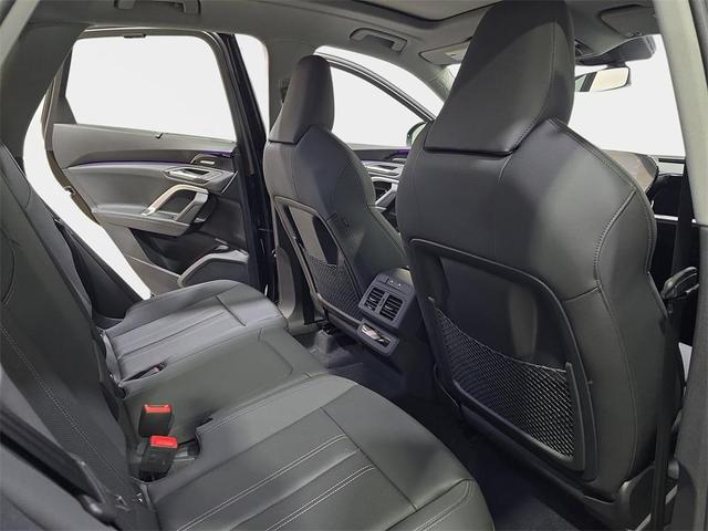 Photo of 2025 Mythos Black Metallic Audi Q5