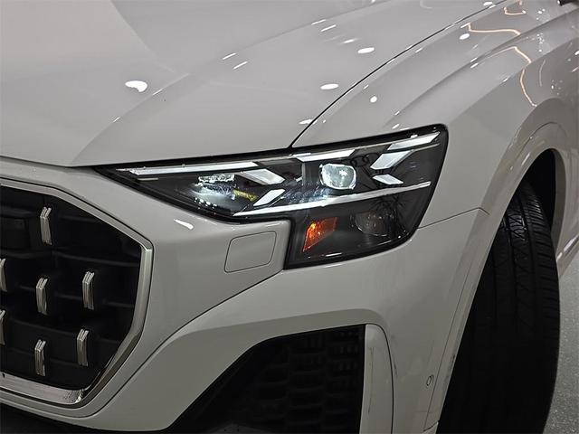 Photo of 2024 Carrara White Audi Q8